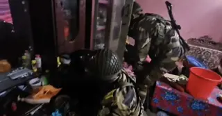 ফরিদপুরে যৌথ অভিযানে বিদেশি পিস্তলসহ ৪ রাউন্ড গুলি উদ্ধার, আটক ১